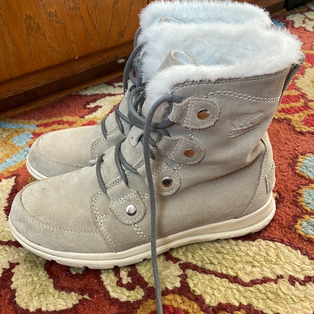 Women’s explorer sorel boot 7.5
